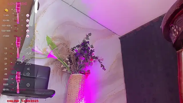 Karla-Ebony online show from 09.12.25