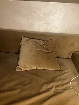 RachaCharmouta online show from 11.05.25