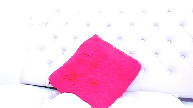 Snapshot of silvana__miller chatting on 01.30.25 silvana miller online show from 01.30.25