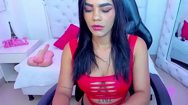 Snapshot of silvana__miller chatting on 02.15.25 silvana miller online show from 02.15.25