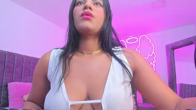 Snapshot of silvana__miller chatting on 02.13.26 silvana miller online show from 02.13.26