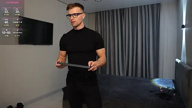 Snapshot of Nik_Sharp chatting on 12.16.25 Nik Sharp online show from 12.16.25