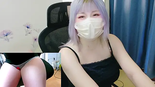 Snapshot of hazuki_8008 chatting on 04.08.26 hazuki 8008 online show from 04.08.26