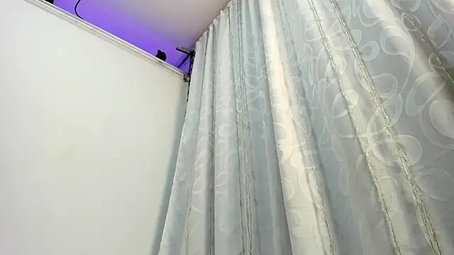 Snapshot of Milk_max_18 chatting on 03.22.25 Milk max 18 online show from 03.22.25