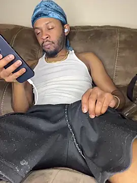 Snapshot of MobyDxck chatting on 03.08.25 MobyDxck online show from 03.08.25