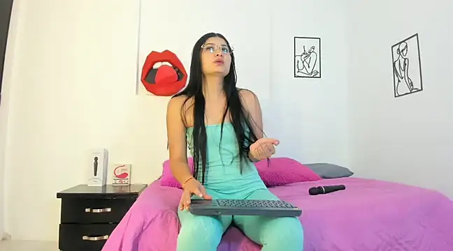 cloehonney online show from 12.26.24