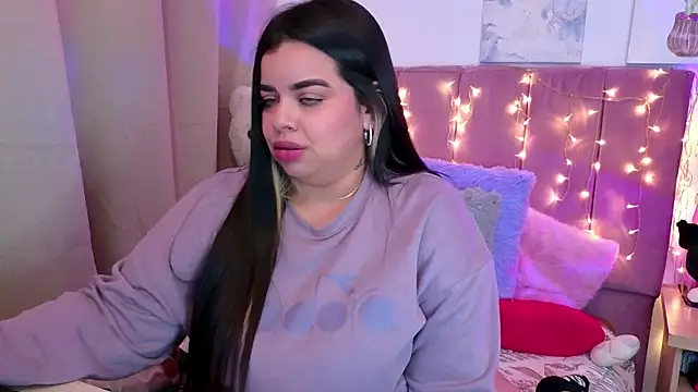 MiahJoness online show from 11.10.25