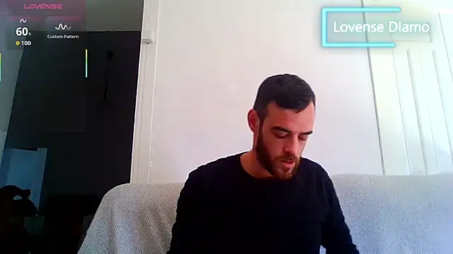 Snapshot of _NakedChef_ chatting on 11.21.25 NakedChef online show from 11.21.25