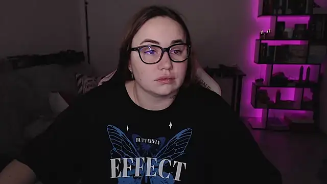 Snapshot of SexyWitch_666 chatting on 12.14.25 SexyWitch 666 online show from 12.14.25