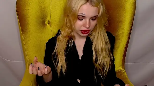 MisssLola online show from 10.21.25