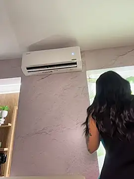 kiim taaylor online show from 11.30.25