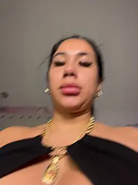 kiim taaylor online show from 12.15.25