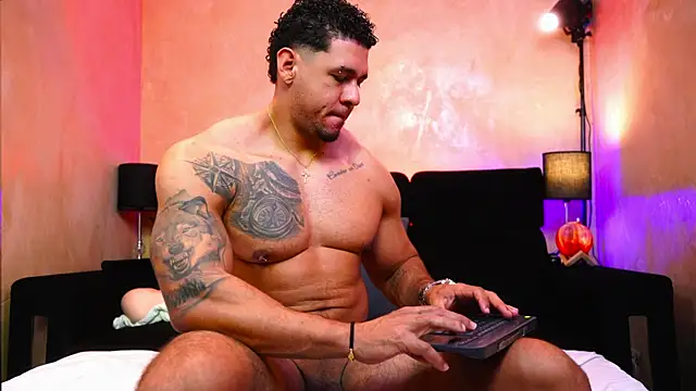 MassimoWalton2 online show from 04.06.26