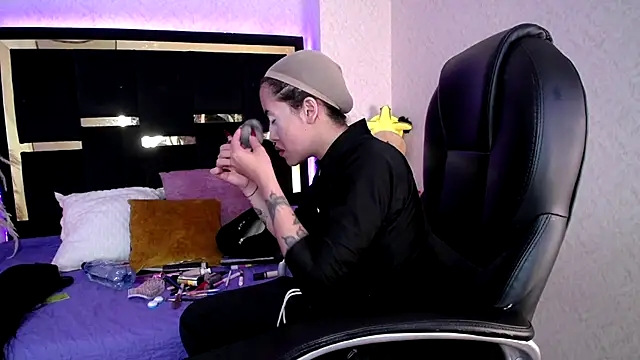 Bunny O online show from 11.11.25