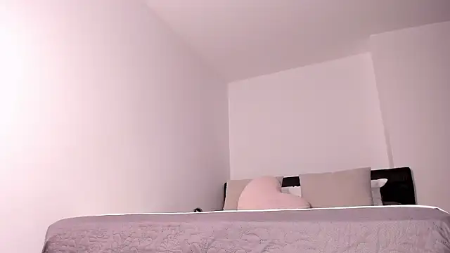 Snapshot of Sali_g chatting on 11.23.25 Sali g online show from 11.23.25