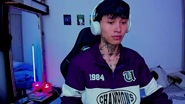 juniior 2311  online show from 03.05.26