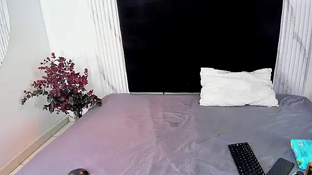 Snapshot of melaniecooperr chatting on 12.05.24 melaniecooperr online show from 12.05.24