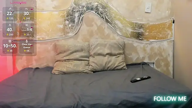 Snapshot of melaniecooperr chatting on 10.19.25 melaniecooperr online show from 10.19.25