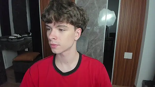 Snapshot of calvin_love_you chatting on 06.20.26 calvin love you online show from 06.20.26