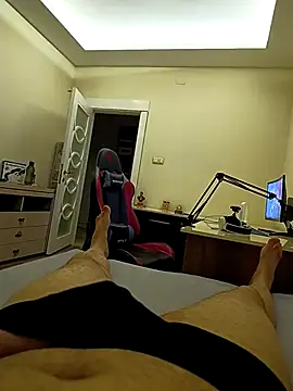 Snapshot of 31cektirenbatuu chatting on 10.27.25 31cektirenbatuu online show from 10.27.25