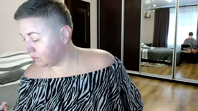 Annet1912 online show from 10.28.25