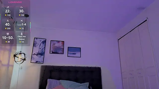 Snapshot of avans_15 chatting on 11.25.25 avans 15 online show from 11.25.25