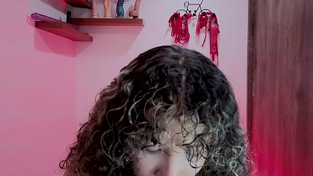 Snapshot of avans_15 chatting on 12.02.25 avans 15 online show from 12.02.25