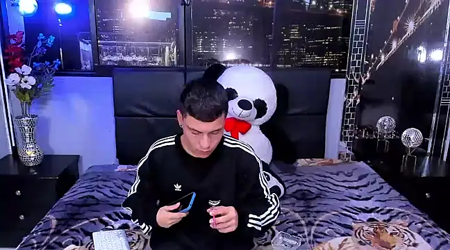 salvadorgomezx online show from 12.13.24