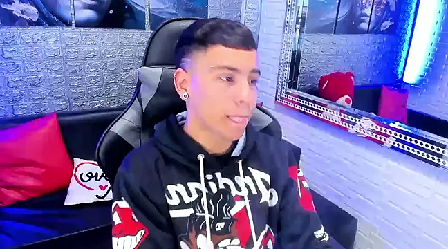 salvadorgomezx online show from 12.19.24