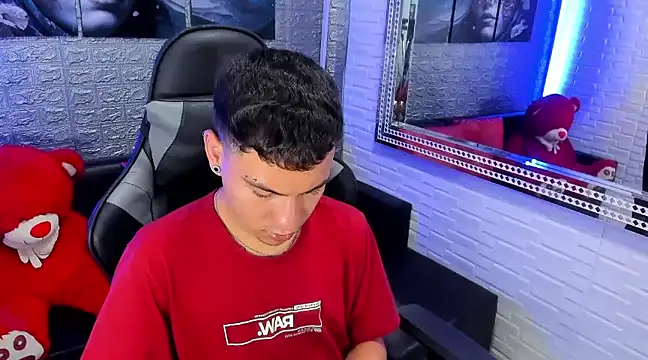 salvadorgomezx online show from 12.21.24