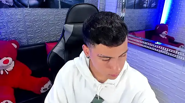 salvadorgomezx online show from 12.21.24