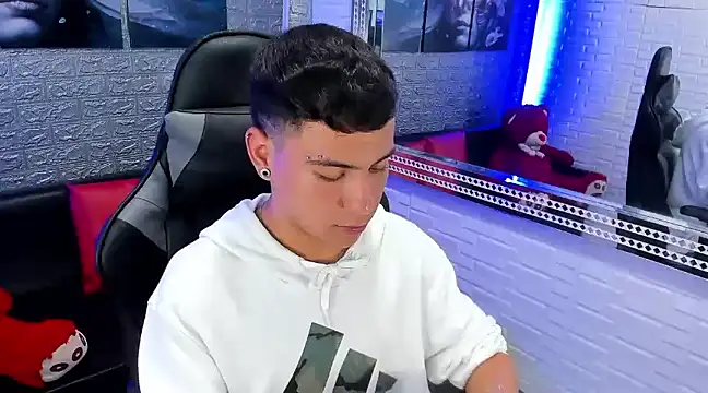 salvadorgomezx online show from 12.21.24