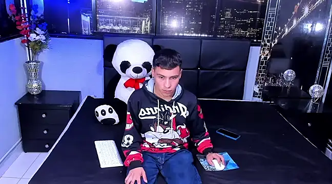 salvadorgomezx online show from 12.24.24