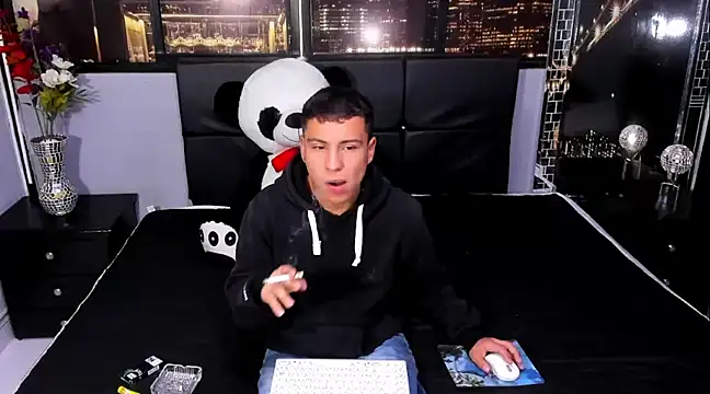 salvadorgomezx online show from 12.27.24