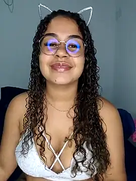 VitoriaFernandes online show from 03.22.25