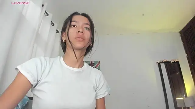 Sophie sweett19 online show from 10.10.25