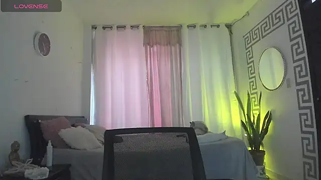 Sophie sweett19 online show from 11.23.25