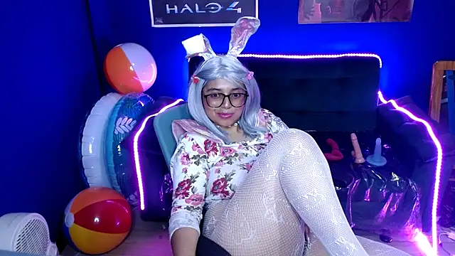 X CHERRY XX online show from 12.11.24