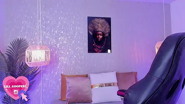 lilicooper  online show from 01.04.25