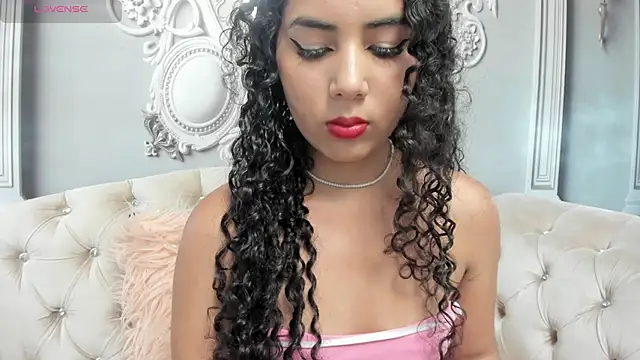 Snapshot of joselyn_sexy_ chatting on 02.26.25 joselyn sexy online show from 02.26.25
