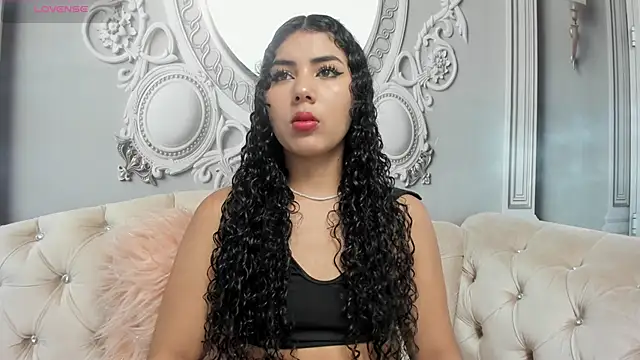 Snapshot of joselyn_sexy_ chatting on 02.28.25 joselyn sexy online show from 02.28.25