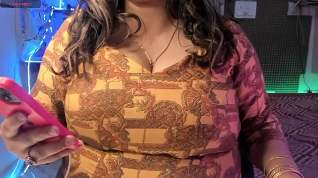 Gulabi Queen online show from 02.02.25