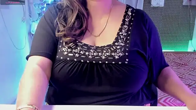 Gulabi Queen online show from 02.05.25