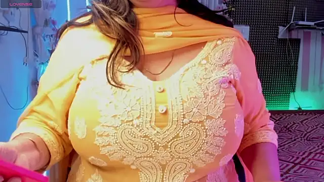 Gulabi Queen online show from 02.06.25