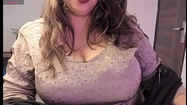 Gulabi Queen online show from 03.12.25