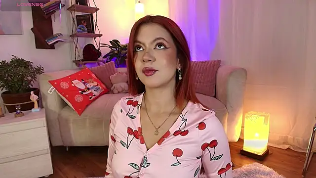 Snapshot of HANNAH_LOVEE chatting on 11.11.25 HANNAH LOVEE online show from 11.11.25