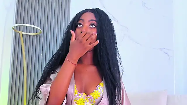 Snapshot of ebonydreams01 chatting on 10.12.25 ebonydreams01 online show from 10.12.25