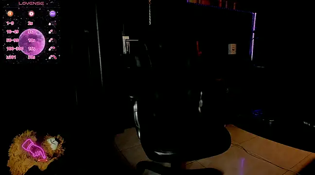 Snapshot of ZhoeStrong chatting on 02.08.25 ZhoeStrong online show from 02.08.25