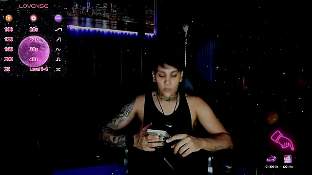 Snapshot of ZhoeStrong chatting on 03.22.25 ZhoeStrong online show from 03.22.25