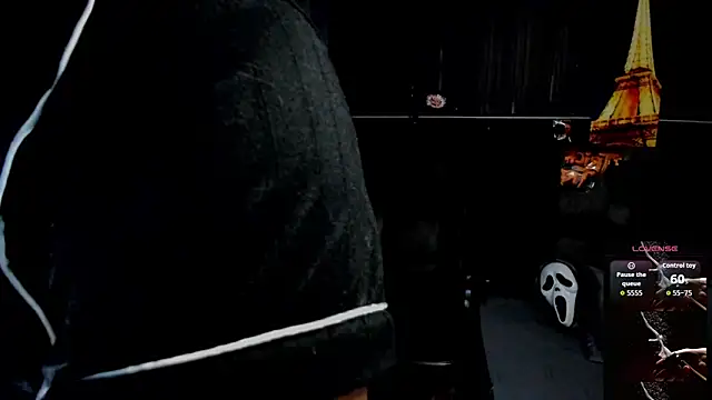 Snapshot of ZhoeStrong chatting on 11.01.25 ZhoeStrong online show from 11.01.25